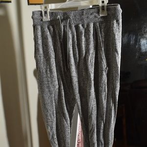 Joggers, sweatpants and leggings